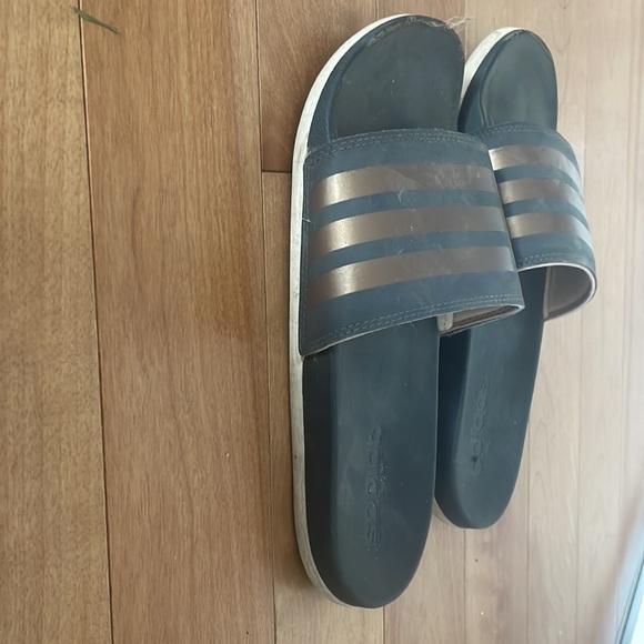 Adidas slides size US 8 women’s - Picture 2 of 2